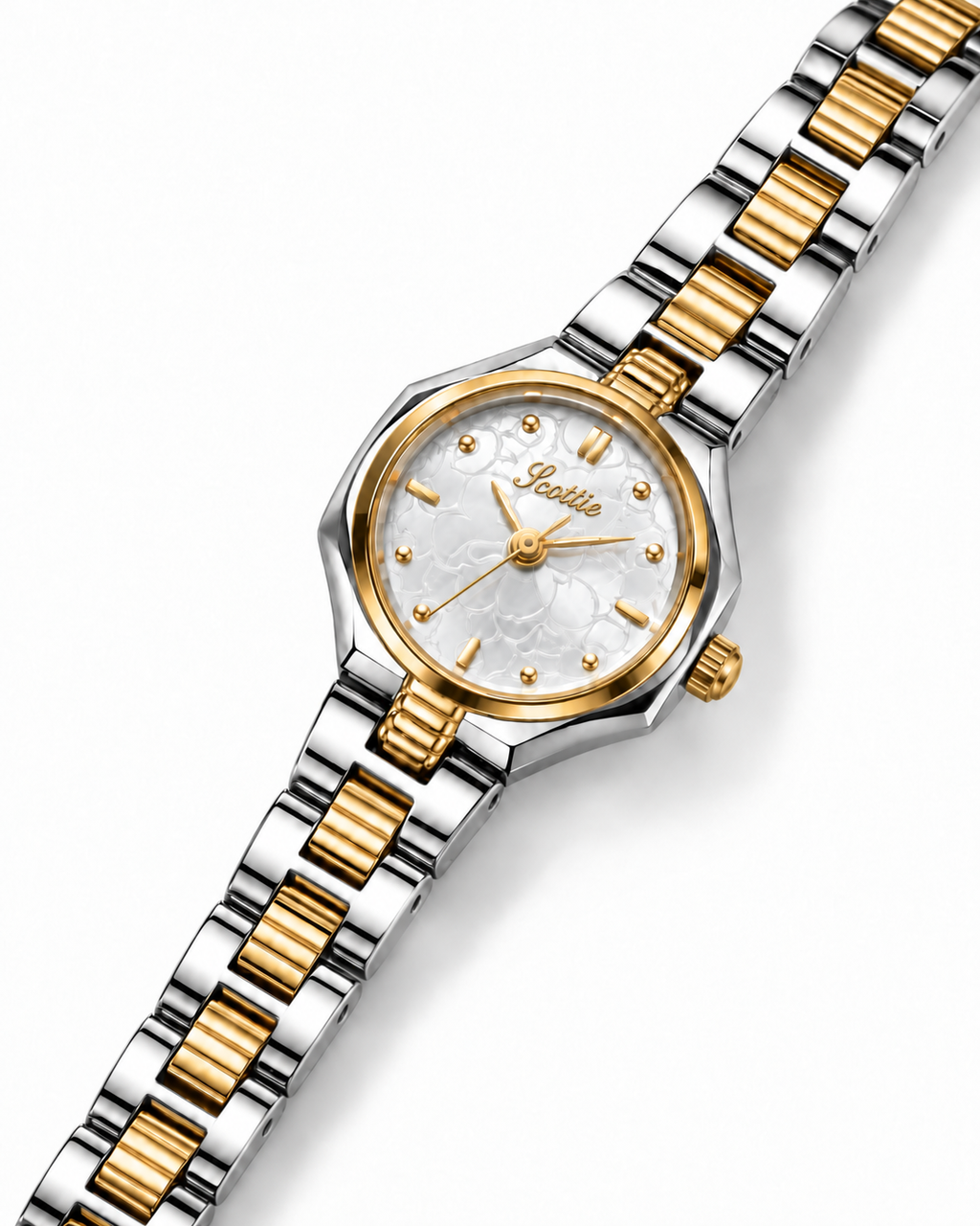 Scottie Cerchio two-tone bracelet and white dial, close-up